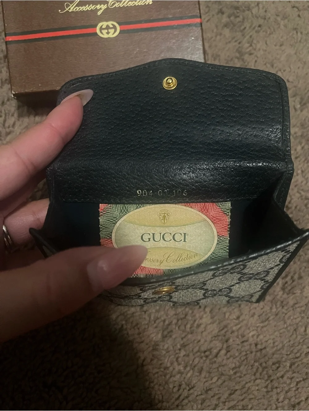 Gucci Black Leather Bi-Fold Wallet with Signature Web Detail